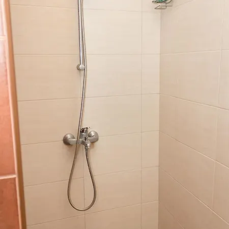 アパート Modern Comfort In With Workspace By Flat Mаnаger